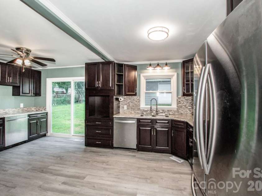 1317 Meadowbrook Circle, Salisbury, NC 28144.  MLS# CAR4401363, YatesRealty ID 42649. 