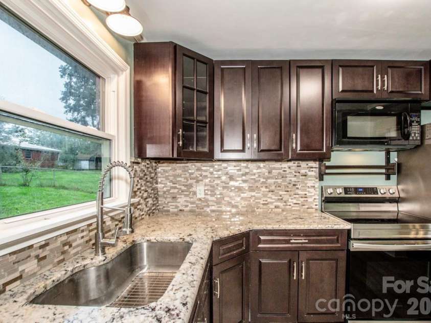 1317 Meadowbrook Circle, Salisbury, NC 28144.  MLS# CAR4401363, YatesRealty ID 42649. 