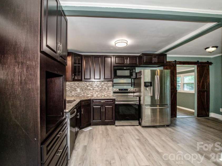 1317 Meadowbrook Circle, Salisbury, NC 28144.  MLS# CAR4401363, YatesRealty ID 42649. 