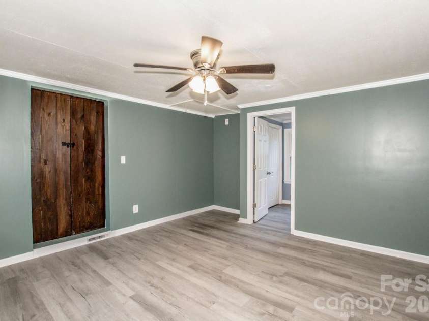 1317 Meadowbrook Circle, Salisbury, NC 28144.  MLS# CAR4401363, YatesRealty ID 42649. 