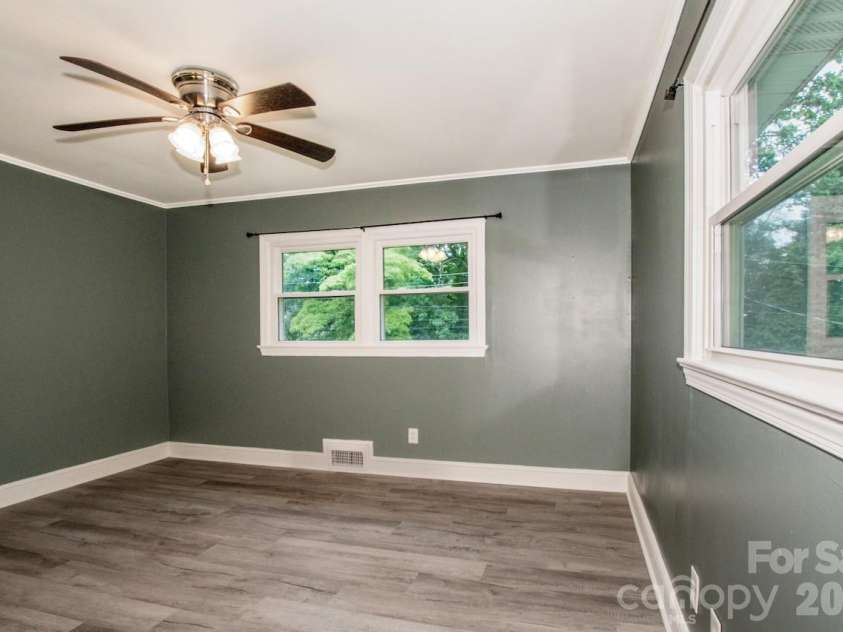 1317 Meadowbrook Circle, Salisbury, NC 28144.  MLS# CAR4401363, YatesRealty ID 42649. 