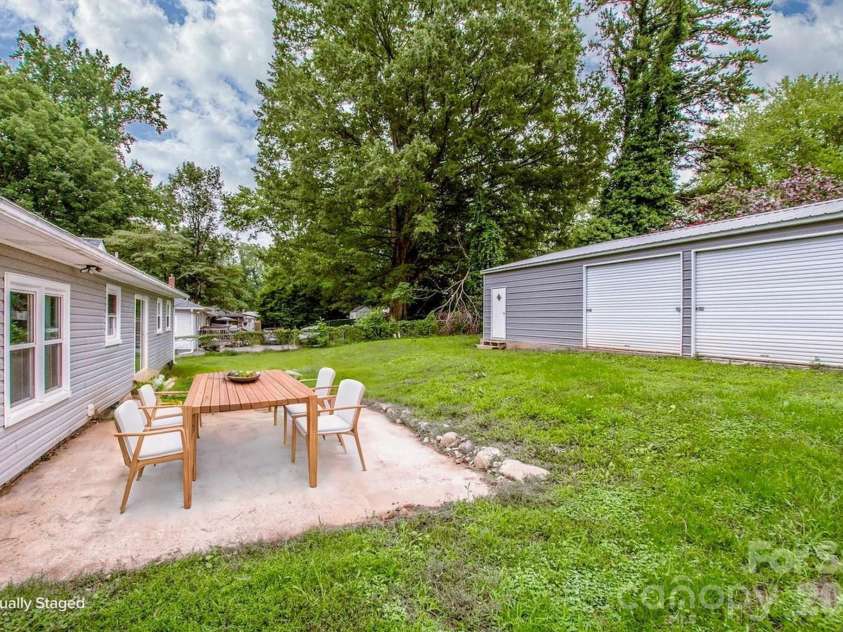 1317 Meadowbrook Circle, Salisbury, NC 28144.  MLS# CAR4401363, YatesRealty ID 42649. 