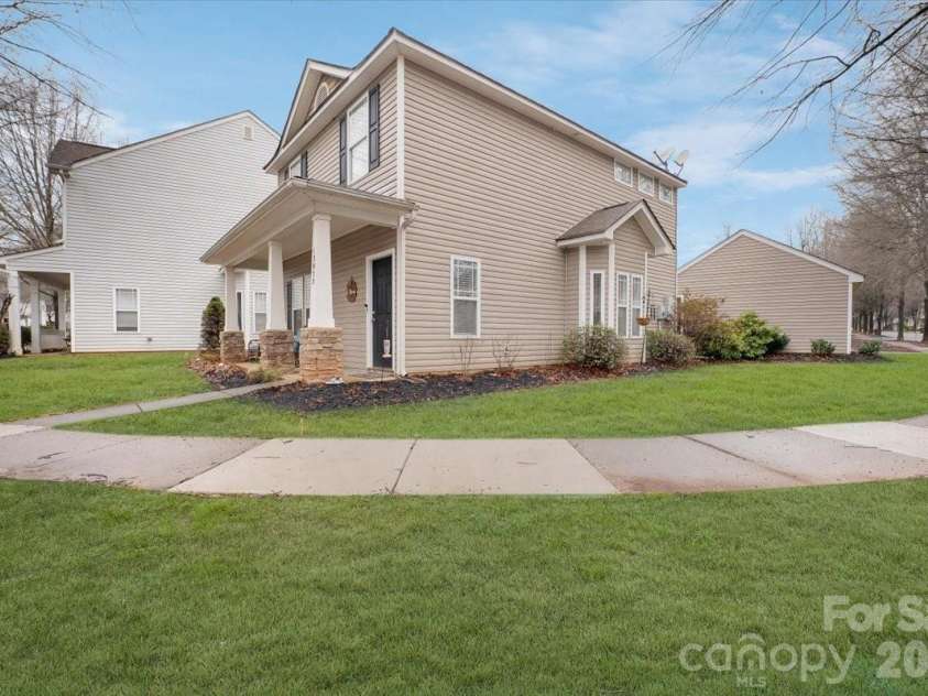 13055 Windy Lea Lane, Huntersville, NC 28078.  MLS# CAR4351204, YatesRealty ID 4265. Corner lot