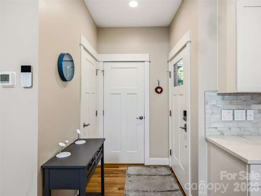 409 Kessler Place, Asheville, NC 28804.  MLS# CAR4410858, YatesRealty ID 42650. 