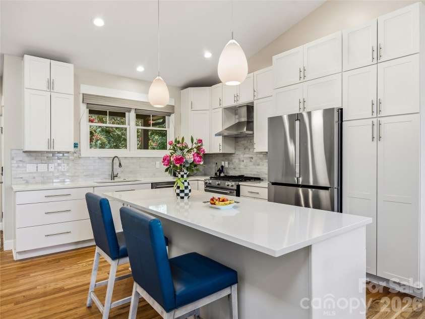 409 Kessler Place, Asheville, NC 28804.  MLS# CAR4410858, YatesRealty ID 42650. 