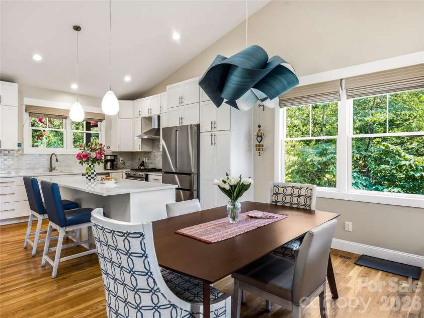 409 Kessler Place, Asheville, NC 28804.  MLS# CAR4410858, YatesRealty ID 42650. 