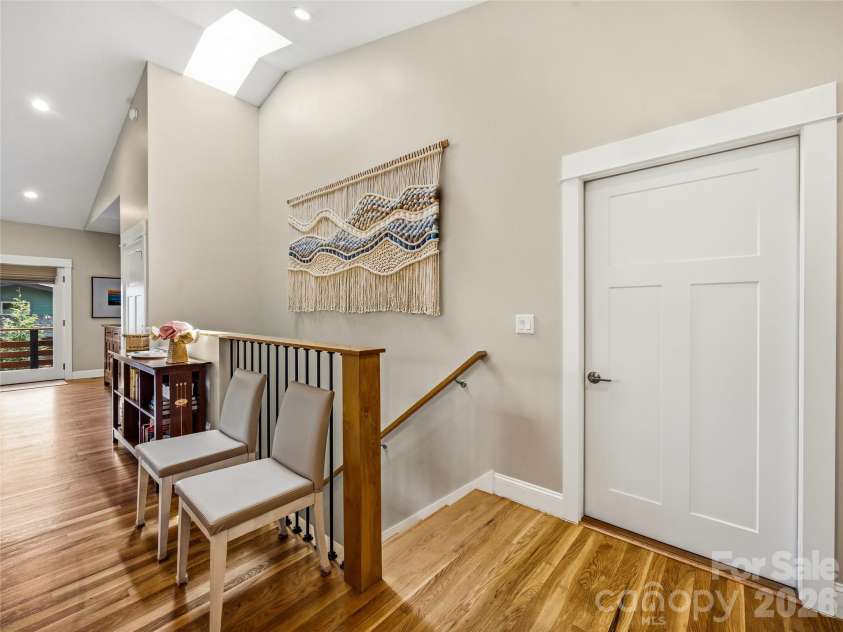 409 Kessler Place, Asheville, NC 28804.  MLS# CAR4410858, YatesRealty ID 42650. 