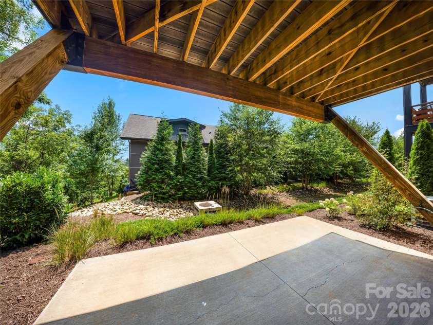 409 Kessler Place, Asheville, NC 28804.  MLS# CAR4410858, YatesRealty ID 42650. 