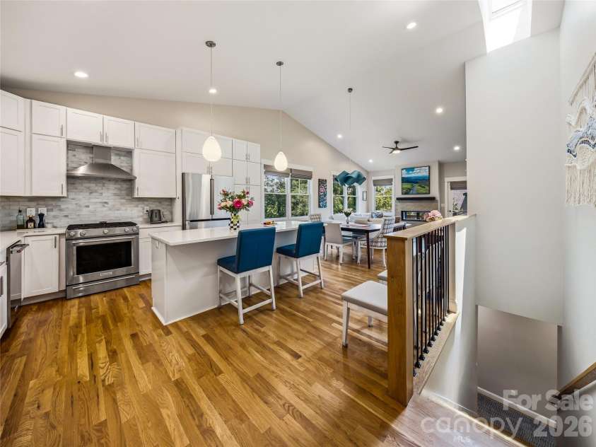 409 Kessler Place, Asheville, NC 28804.  MLS# CAR4410858, YatesRealty ID 42650. Open, Bright and well designed