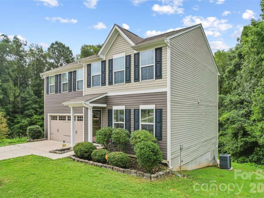 1076 Tangle Ridge Drive, Concord, NC 28025.  MLS# CAR4409915, YatesRealty ID 42651. 