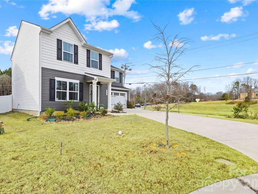 527 Millstone Drive, Edgemoor, SC 29712.  MLS# CAR4410930, YatesRealty ID 42652. 