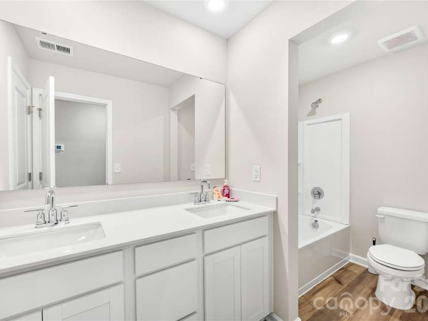 527 Millstone Drive, Edgemoor, SC 29712.  MLS# CAR4410930, YatesRealty ID 42652. 