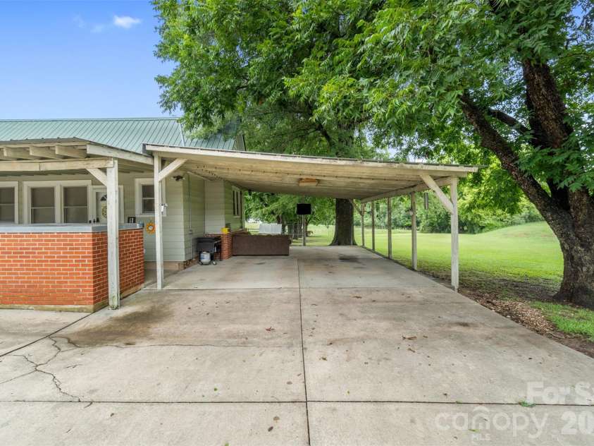 2416 Nc 109 Highway, Wadesboro, NC 28170.  MLS# CAR4410703, YatesRealty ID 42655. 