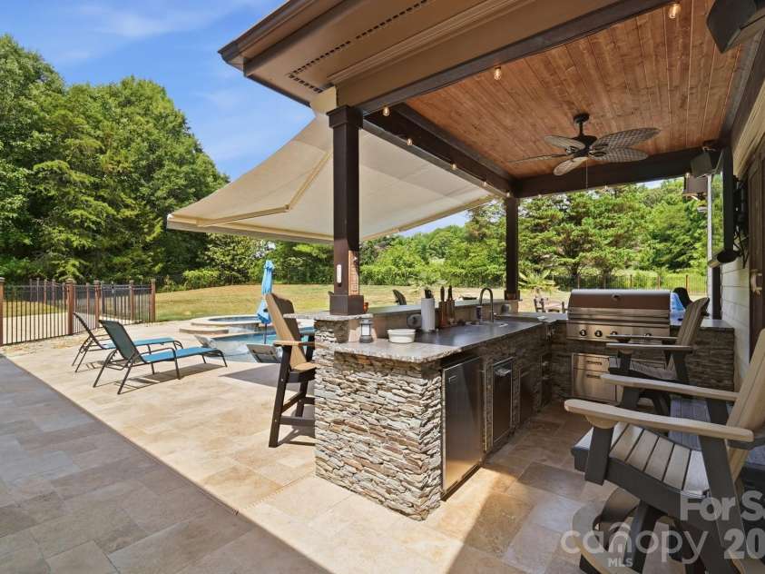 211 Winthrow Creek Road, Mooresville, NC 28115.  MLS# CAR4401607, YatesRealty ID 42656. 
