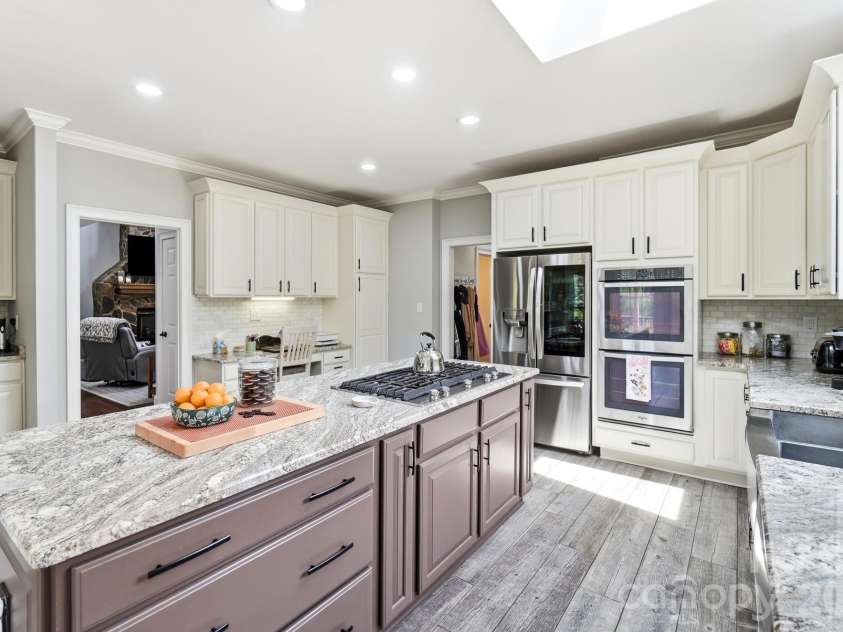 211 Winthrow Creek Road, Mooresville, NC 28115.  MLS# CAR4401607, YatesRealty ID 42656. 