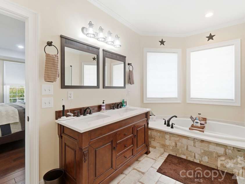 211 Winthrow Creek Road, Mooresville, NC 28115.  MLS# CAR4401607, YatesRealty ID 42656. 