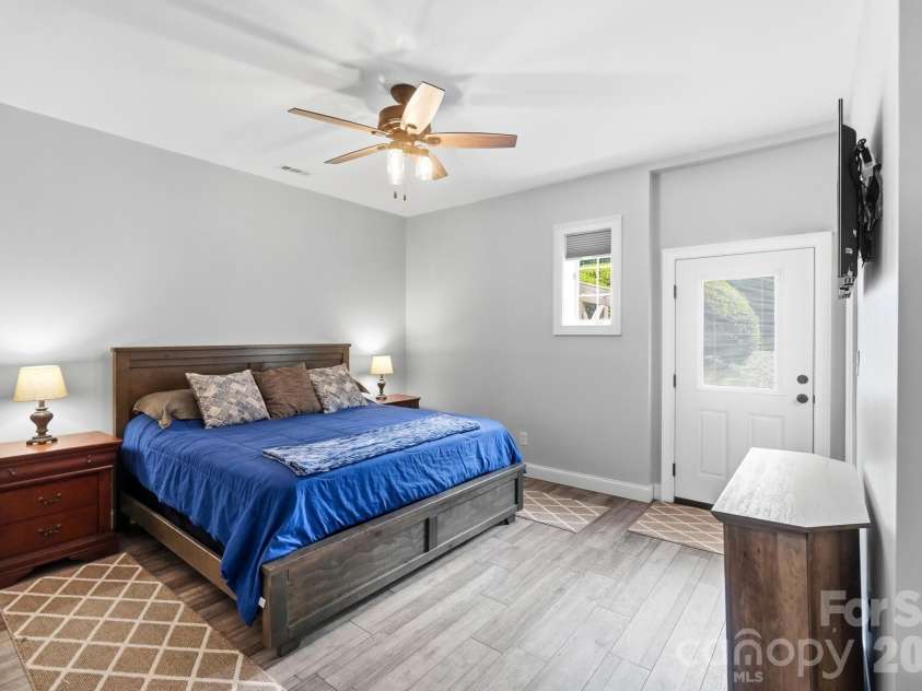 211 Winthrow Creek Road, Mooresville, NC 28115.  MLS# CAR4401607, YatesRealty ID 42656. 