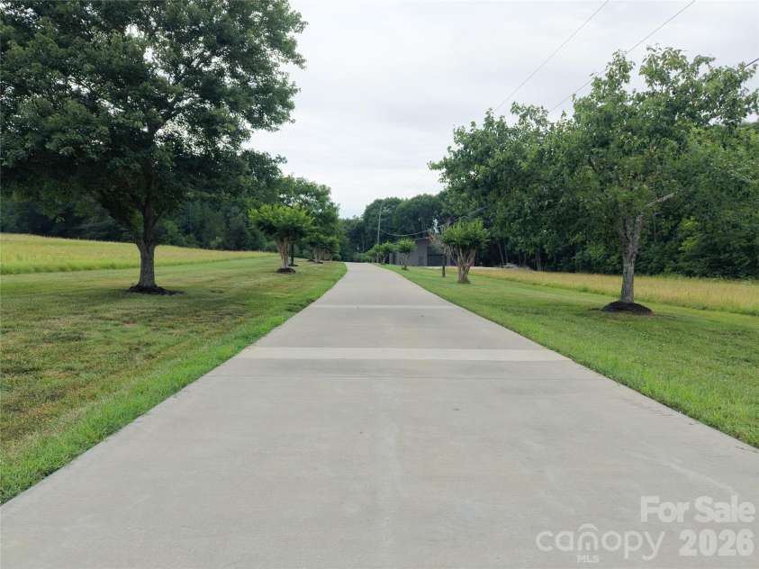 211 Winthrow Creek Road, Mooresville, NC 28115.  MLS# CAR4401607, YatesRealty ID 42656. 