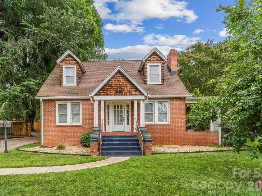105 Anderson Street, Morganton, NC 28655.  MLS# CAR4407204, YatesRealty ID 42659. 