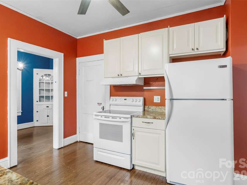 105 Anderson Street, Morganton, NC 28655.  MLS# CAR4407204, YatesRealty ID 42659. 
