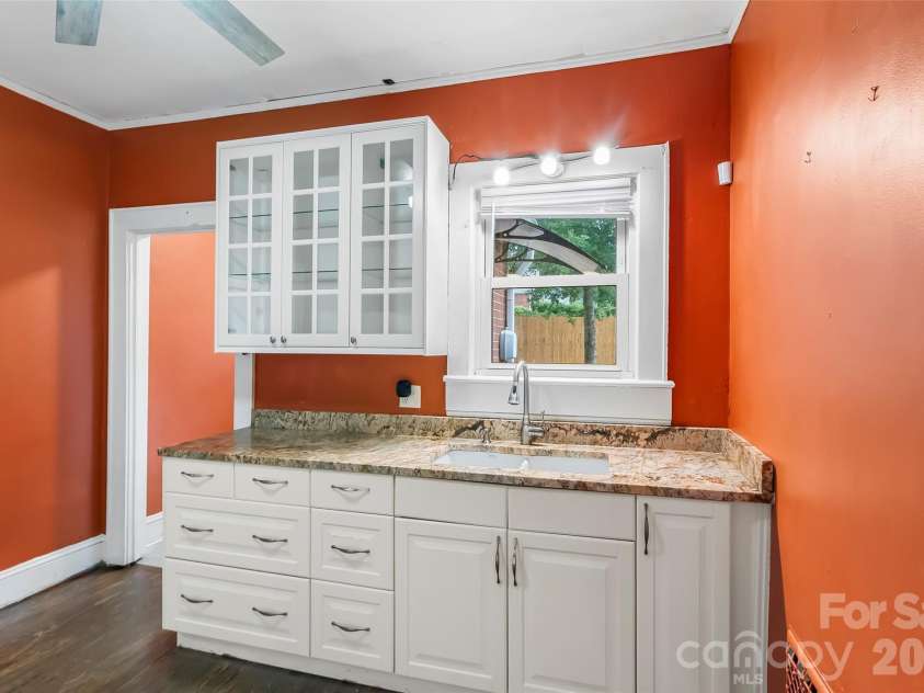 105 Anderson Street, Morganton, NC 28655.  MLS# CAR4407204, YatesRealty ID 42659. Kitchen