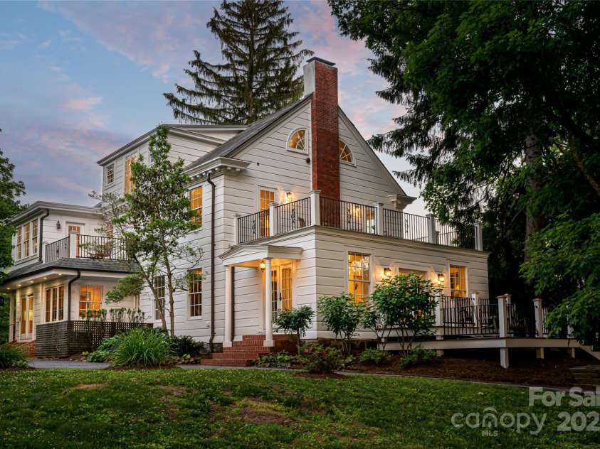 1 Evelyn Place, Asheville, NC 28801.  MLS# CAR4225059, YatesRealty ID 4266. 
