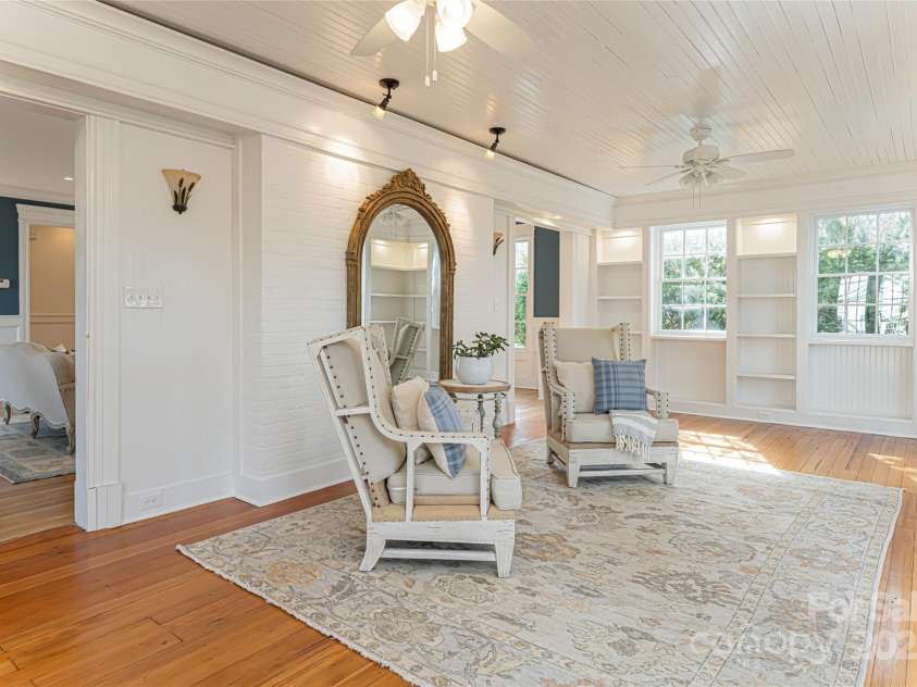 1 Evelyn Place, Asheville, NC 28801.  MLS# CAR4225059, YatesRealty ID 4266. 