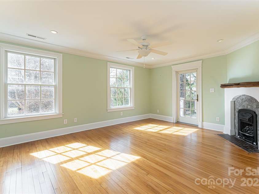 1 Evelyn Place, Asheville, NC 28801.  MLS# CAR4225059, YatesRealty ID 4266. 