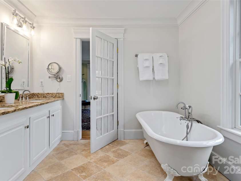 1 Evelyn Place, Asheville, NC 28801.  MLS# CAR4225059, YatesRealty ID 4266. 