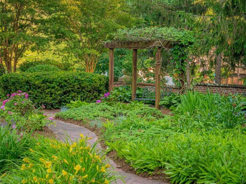 1 Evelyn Place, Asheville, NC 28801.  MLS# CAR4225059, YatesRealty ID 4266. 