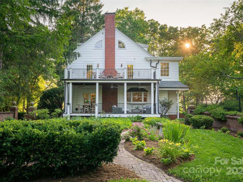 1 Evelyn Place, Asheville, NC 28801.  MLS# CAR4225059, YatesRealty ID 4266. 