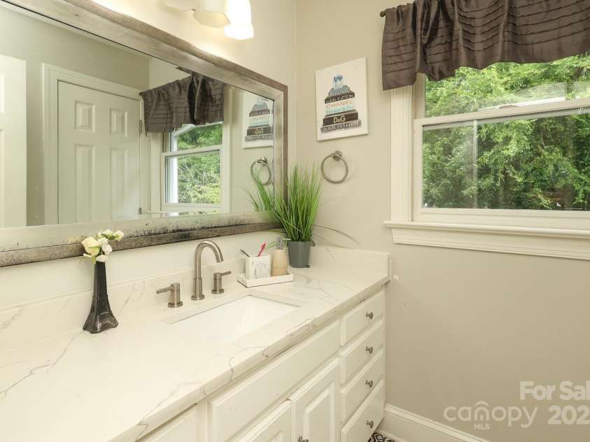 3015 Rochester Court, Monroe, NC 28110.  MLS# CAR4275936, YatesRealty ID 4266. Hall Bath