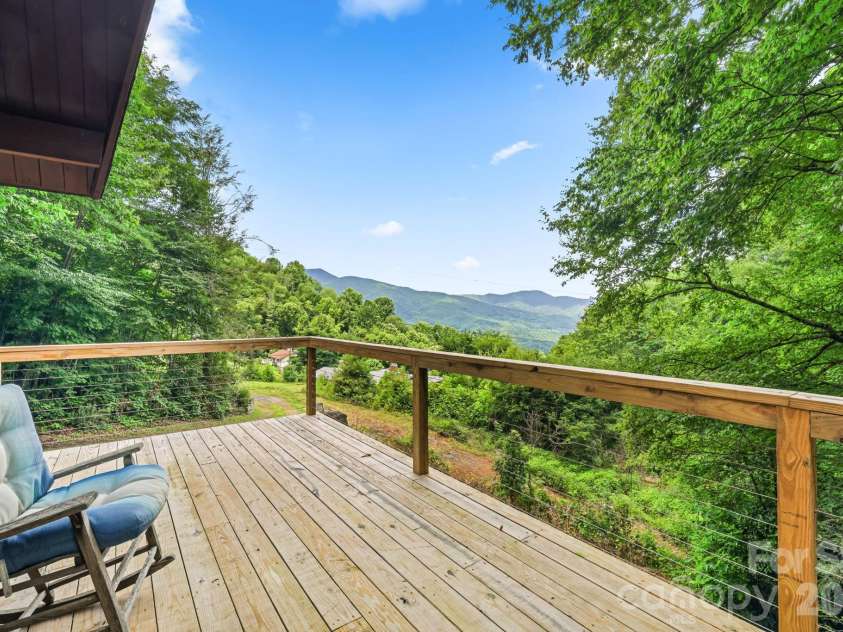 48 Easy Street, Waynesville, NC 28786.  MLS# CAR4411463, YatesRealty ID 42660. 