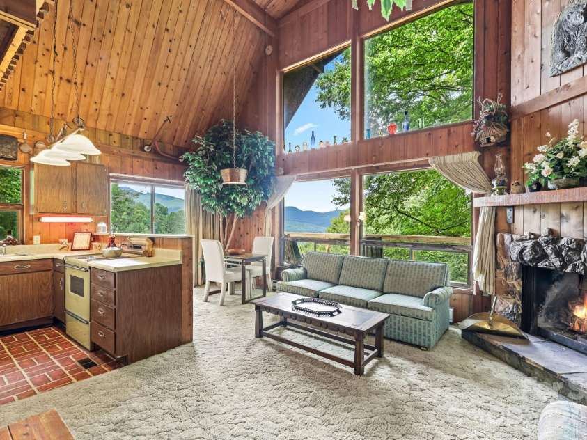 48 Easy Street, Waynesville, NC 28786.  MLS# CAR4411463, YatesRealty ID 42660. 