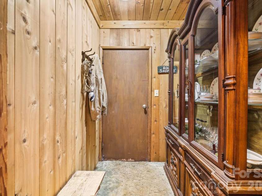 48 Easy Street, Waynesville, NC 28786.  MLS# CAR4411463, YatesRealty ID 42660. 