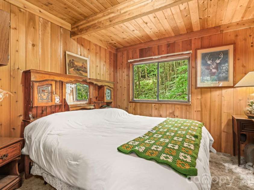 48 Easy Street, Waynesville, NC 28786.  MLS# CAR4411463, YatesRealty ID 42660. 