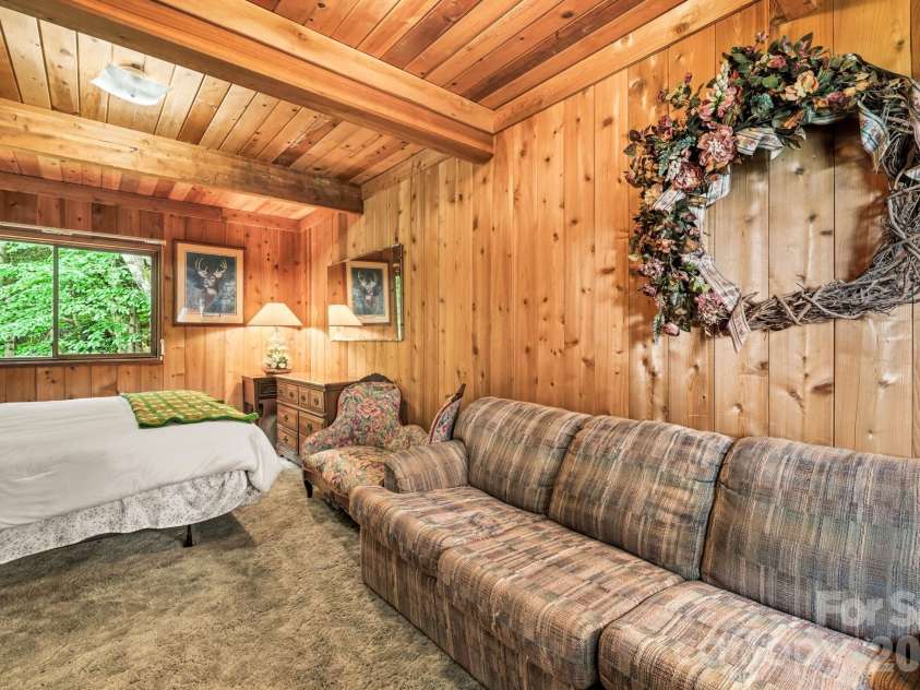 48 Easy Street, Waynesville, NC 28786.  MLS# CAR4411463, YatesRealty ID 42660. 