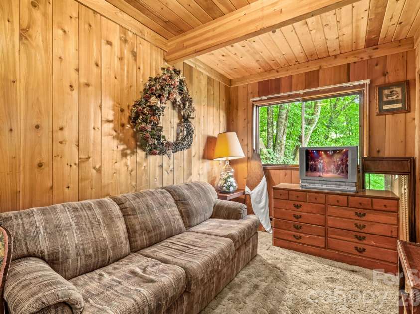 48 Easy Street, Waynesville, NC 28786.  MLS# CAR4411463, YatesRealty ID 42660. 