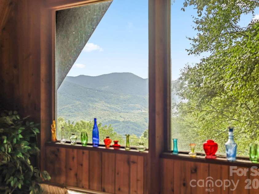 48 Easy Street, Waynesville, NC 28786.  MLS# CAR4411463, YatesRealty ID 42660. 