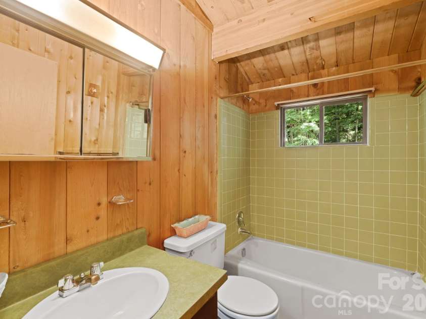 48 Easy Street, Waynesville, NC 28786.  MLS# CAR4411463, YatesRealty ID 42660. 