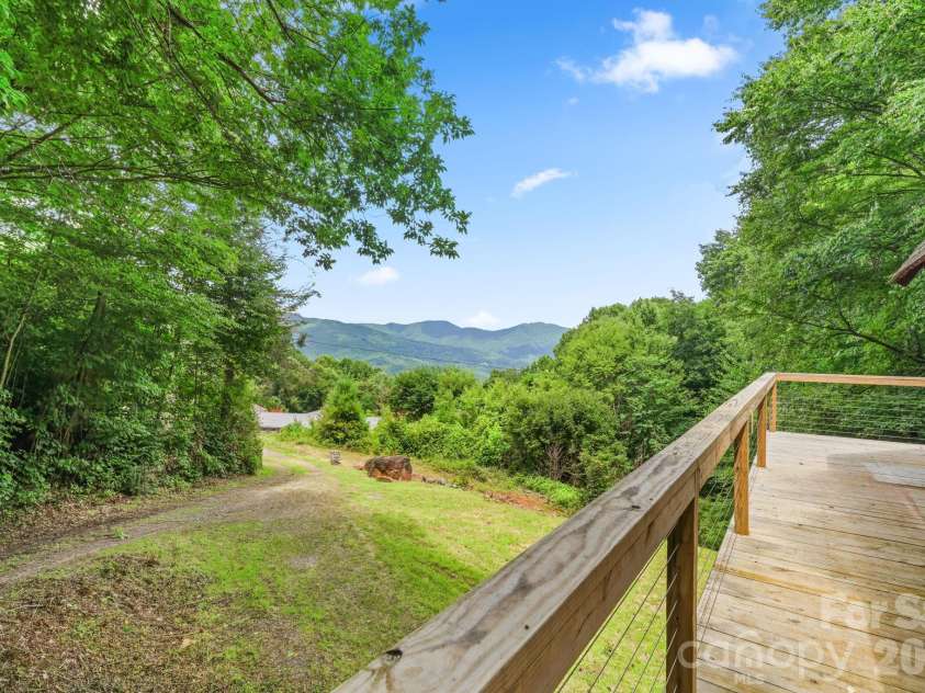 48 Easy Street, Waynesville, NC 28786.  MLS# CAR4411463, YatesRealty ID 42660. 