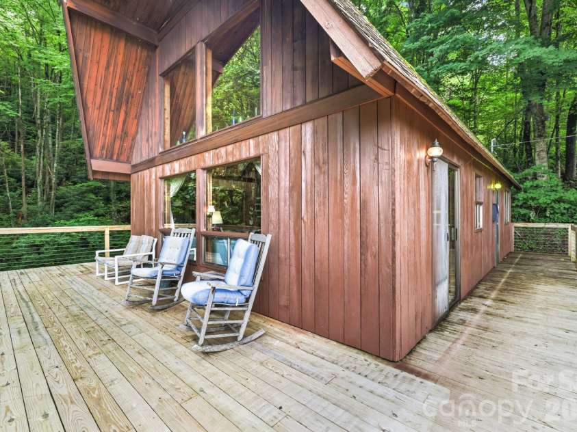 48 Easy Street, Waynesville, NC 28786.  MLS# CAR4411463, YatesRealty ID 42660. 