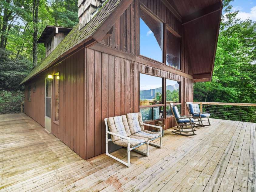 48 Easy Street, Waynesville, NC 28786.  MLS# CAR4411463, YatesRealty ID 42660. 
