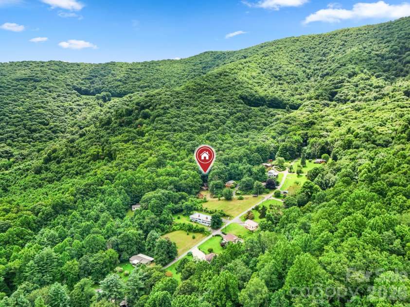 48 Easy Street, Waynesville, NC 28786.  MLS# CAR4411463, YatesRealty ID 42660. 