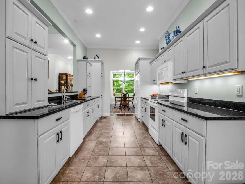 117 Inoli Circle, Brevard, NC 28712.  MLS# CAR4405669, YatesRealty ID 42661. 
