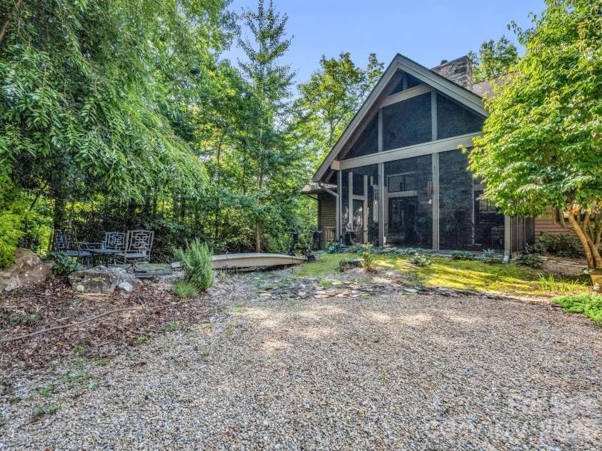 117 Inoli Circle, Brevard, NC 28712.  MLS# CAR4405669, YatesRealty ID 42661. 