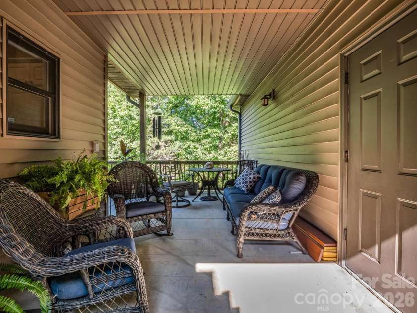 117 Inoli Circle, Brevard, NC 28712.  MLS# CAR4405669, YatesRealty ID 42661. 