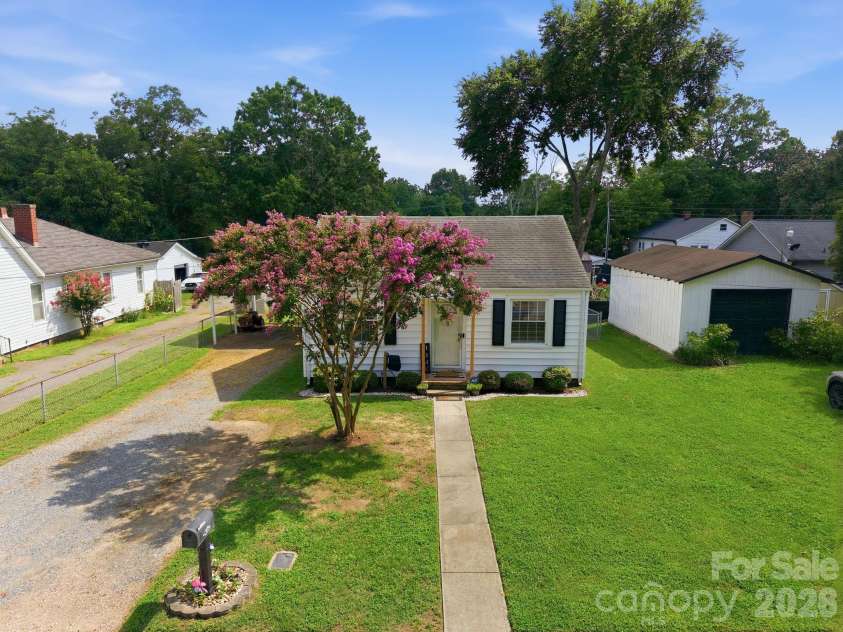 2102 Englewood Street, Kannapolis, NC 28083.  MLS# CAR4411165, YatesRealty ID 42664. 