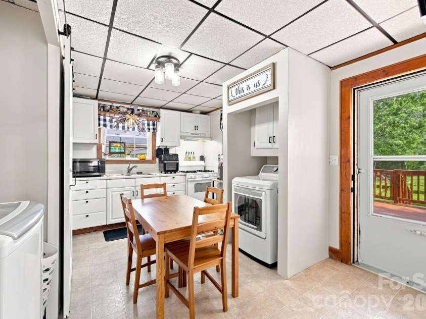 2102 Englewood Street, Kannapolis, NC 28083.  MLS# CAR4411165, YatesRealty ID 42664. 