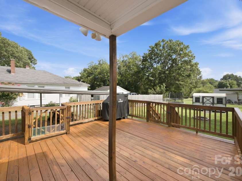 2102 Englewood Street, Kannapolis, NC 28083.  MLS# CAR4411165, YatesRealty ID 42664. 